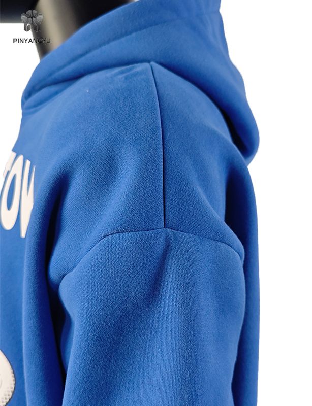 Sweat à capuche avec sérigraphie et logo coloré