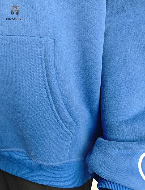 Sweat à capuche avec sérigraphie et logo coloré