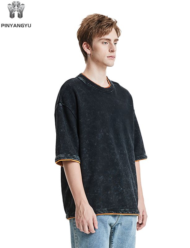 T-shirt à effet délavé et patchwork