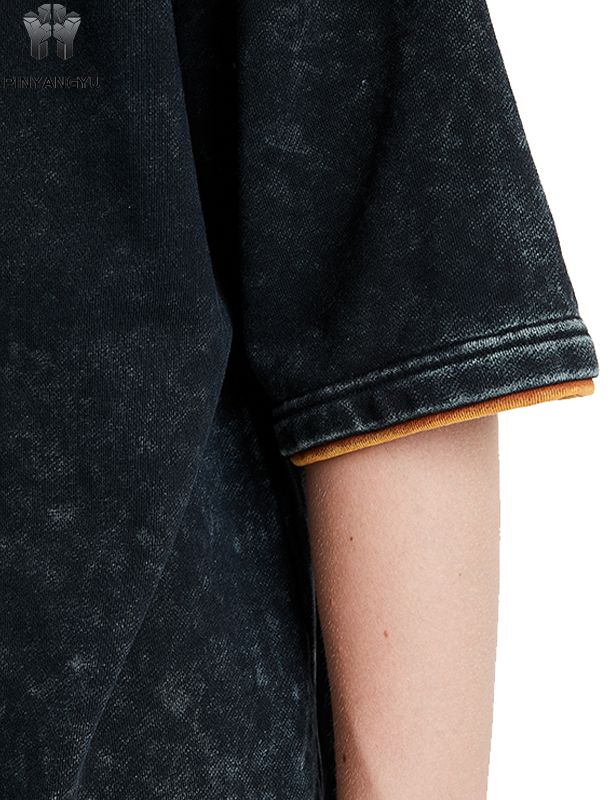 T-shirt à effet délavé et patchwork